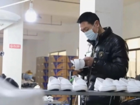 抢手！爆单！诸暨鞋卖到欧美！企业马不停蹄赶订单→